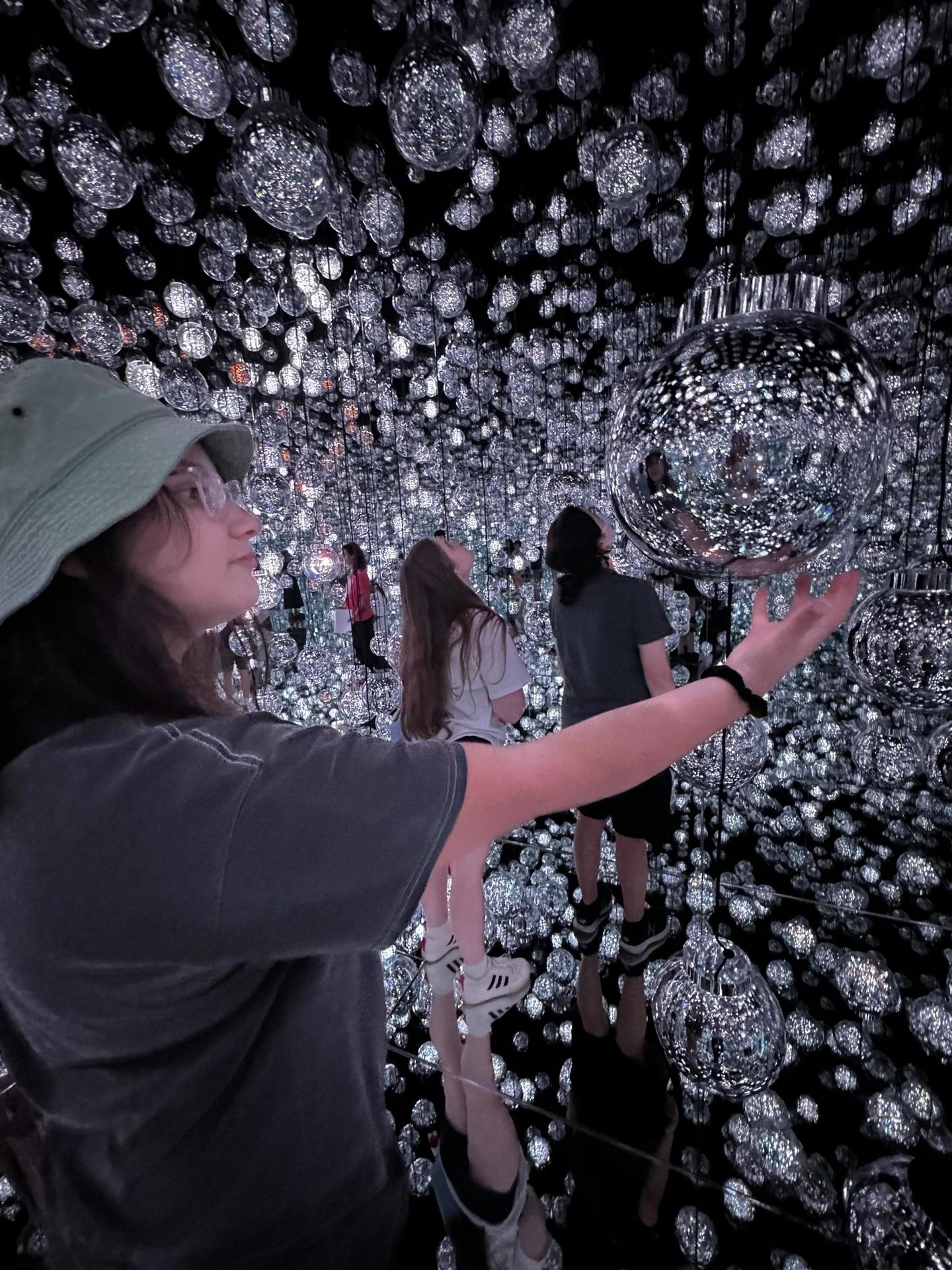 Image from teamLab’s “Borderless” in Roppongi, Tokyo